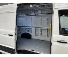 Volkswagen Crafter 2,0 30 TDI 103kW 8Auto  L2 H3 - 18