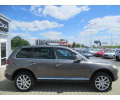 Volkswagen Touareg 3,0 TDI V6  6AT 4Motion - 7