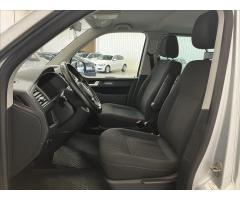 Volkswagen Caravelle 2,0 TDI 7DSG  8.míst - 16