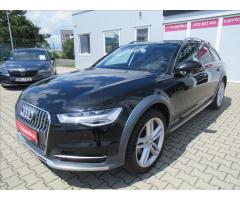 Audi Q3 S tronic DSG Zlevněno o 22 000 Kč