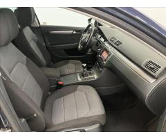 Volkswagen Passat 2,0 TDI Comfortline - 12