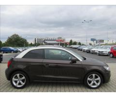 Audi A1 1,2 TFSI Attraction - 7