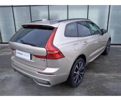 Volvo XC60 B5 AWD PlusDark, REZERVACE - 6