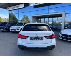 BMW Řada 5 530d xDrive Touring 05/2023 - 6