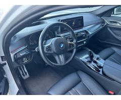 BMW Řada 5 530d xDrive Touring 05/2023 - 7