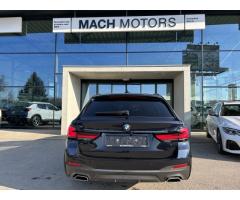 BMW Řada 5 540d xDrive Touring 2023/05 - 8