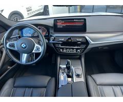 BMW Řada 5 530d xDrive Touring 05/2023 - 10