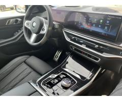 BMW X7 40d, nezávislé, aktivní řízení - 11
