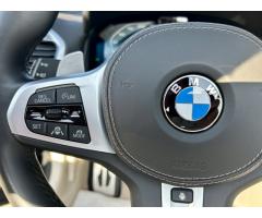 BMW Řada 8 M850i xDrive Cabrio  05/2023 - 29