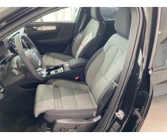 Volvo XC40 PLUS B4 BLIS,PILLOT Assist,H/K - 13