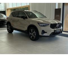 Volvo XC40 PLUS B3 PIXEL LED, ACC, BLIS - 3