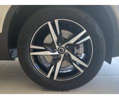 Volvo XC40 PLUS B3 PIXEL LED, ACC, BLIS - 7