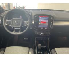 Volvo XC40 PLUS B3 PIXEL LED, ACC, BLIS - 11