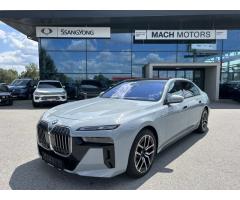 Audi Q3 S tronic DSG Zlevněno o 22 000 Kč