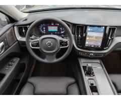 Volvo XC60 B4 AWD Plus, záruka, LED, BLIS - 11