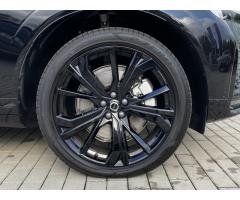 Volvo XC60 ULTRA B5 AWD, Black Edition - 16