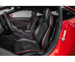 Ferrari Roma Roma V8 Magneride, karbon/LEDs - 15