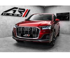 Audi Q3 S tronic DSG Zlevněno o 22 000 Kč