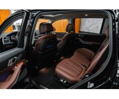 BMW X7 BR xDrive 30d, H/K, PANO, MASÁ - 16