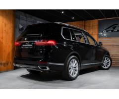 BMW X7 BR xDrive 30d, H/K, PANO, MASÁ - 25