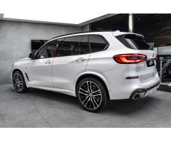 BMW X5 M50d, vzduch, head-up, H/K - 7