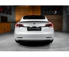 Tesla Model 3 Performance Dual AWD - 18