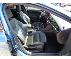 Opel Astra 1.6 CDTI  SPORTS TOURER + - 32