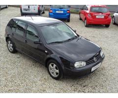 Volkswagen Golf IV 1.6i16V - 1