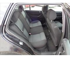 Volkswagen Golf IV 1.6i16V - 25