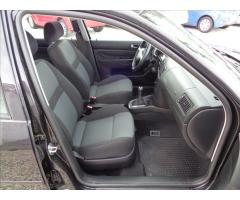 Volkswagen Golf IV 1.6i16V - 28