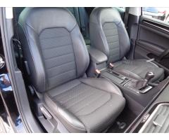 Volkswagen Golf VII 1,4TSI 103kW HIGHLINE - 32