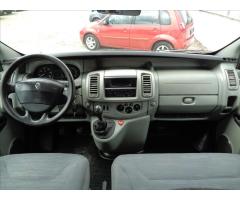 Renault Trafic 2,0 dCi 9.MÍST PASSENGER - 30