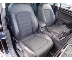 Volkswagen Golf VII 1,4TSI 103kW HIGHLINE - 32