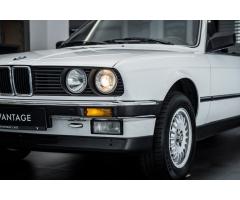 BMW Řada 3 E30 325i Cabrio / Hardtop - 18