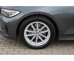 BMW Řada 3 320d xDrive Premium Selection - 9