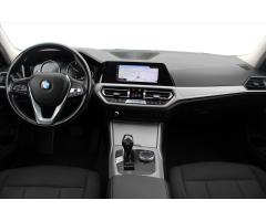 BMW Řada 3 320d xDrive Premium Selection - 14
