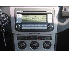 Volkswagen Passat 1.9 TDI 77kW SPORTLINE - 16