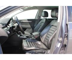 Volkswagen Passat 2.0 TDI 125kW DSG HIGHLINE - 10