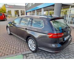 Volkswagen Passat 2,0 TDi DSG Highline - 8