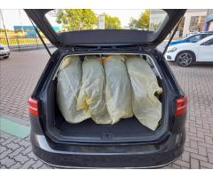 Volkswagen Passat 2,0 TDi DSG Highline - 15