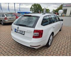 Škoda Octavia 2,0 TDi DSG Ambition - 6