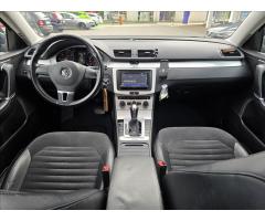 Volkswagen Passat 2,0 TDi 4x4 AUTOMAT Variant - 9