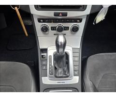 Volkswagen Passat 2,0 TDi 4x4 AUTOMAT Variant - 11