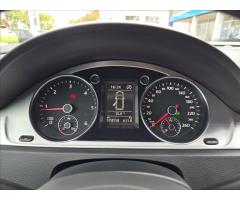 Volkswagen Passat 2,0 TDi 4x4 AUTOMAT Variant - 12