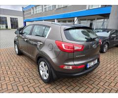 Kia Sportage 2,0 CRDi - 8