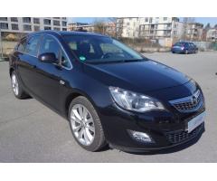 Ford Mondeo, ST 2.0 Hybrid ecvT Auto 1 MAJITEL