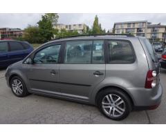 Volkswagen Touran 1.9 TDI 7 místný!! - 14