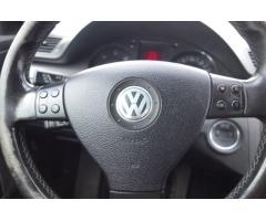Volkswagen Passat 2.0 TDI 103kW 2xkola!Serv.kn! - 15