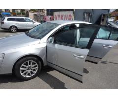 Volkswagen Passat 2.0 TDI 103kW 2xkola!Serv.kn! - 22