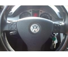 Volkswagen Passat variant 2.0 tdi highline dsg - 13